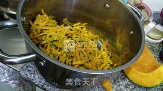 烫面南瓜蒸饺的做法步骤：2