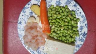 鲜虾豆腐焖青豆的做法步骤：1
