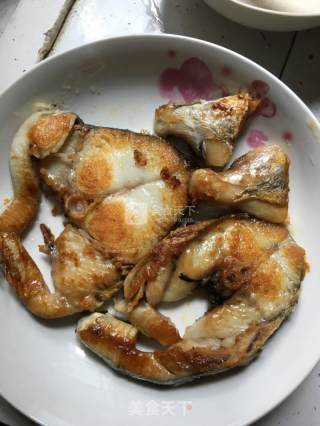 煎马鲛鱼的做法步骤：2