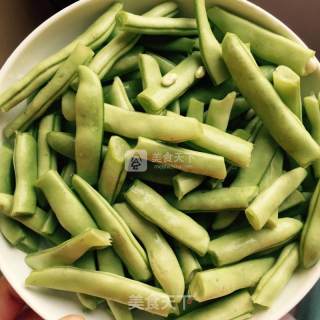 干煸四季豆的做法步骤：1