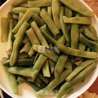 干煸四季豆的做法步骤：2