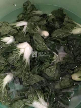 虾仁小青菜的做法步骤：1
