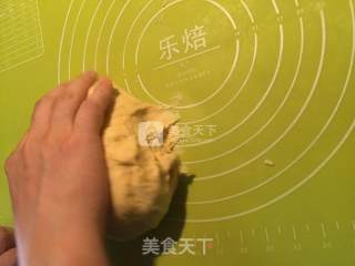 葱香肉松卷的做法步骤：3