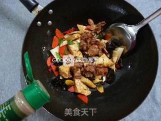 夏季完胜瘦腿瘦臀的妙招之经典素食牛肉酱烧豆腐的做法步骤：8