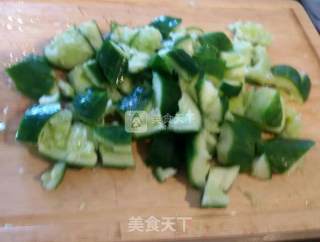 香辣拍黄瓜的做法步骤：1