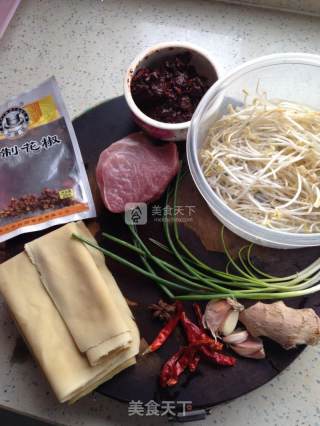 麻辣水煮肉片的做法步骤：1