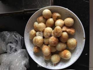 虎皮鹌鹑蛋烧鸡的做法步骤：1