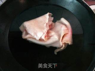 炸猪皮的做法步骤：1