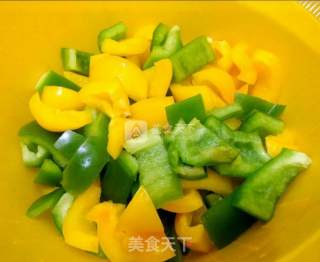 蒜蓉炒甜椒的做法步骤：1