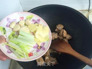 笋干啤酒鸭的做法步骤：13