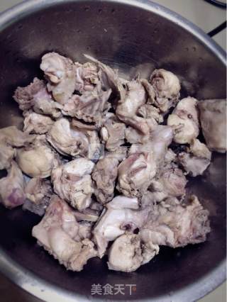 红烧兔肉焖土豆的做法步骤：3