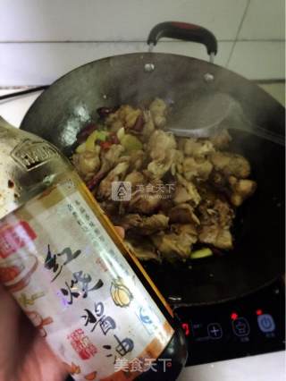 红烧兔肉焖土豆的做法步骤：9