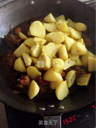 红烧兔肉焖土豆的做法步骤：13