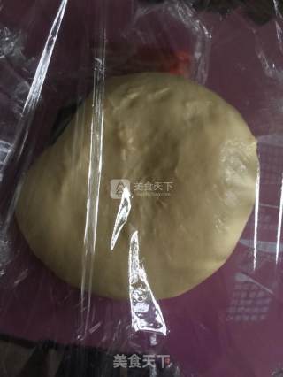 培根火腿薄底披萨的做法步骤：2