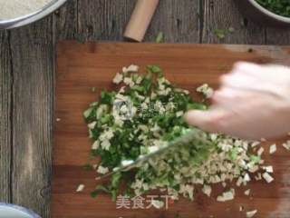 柳叶饺的做法步骤：6