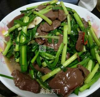 韭菜炒猪血的做法步骤：6