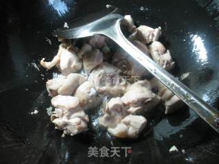 土豆烧鸡块的做法步骤：2