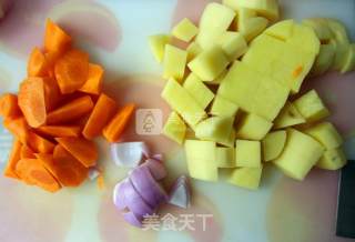 土豆咖喱饭的做法步骤：2