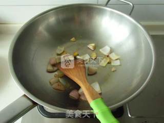 土豆咖喱饭的做法步骤：3