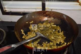 酸菜肉片土豆粉的做法步骤：4