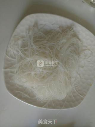 腊肠茄子粉丝煲的做法步骤：3