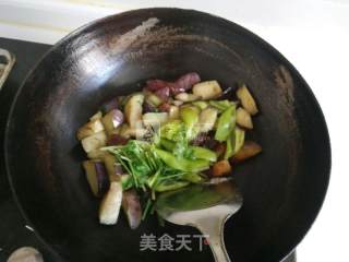 腊肠茄子粉丝煲的做法步骤：6