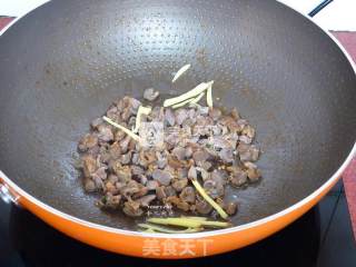 鸡胗炒杏鲍菇的做法步骤：5