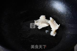 五花肉炖河豚鱼干的做法步骤：5