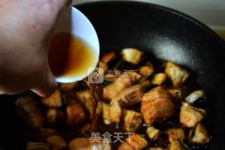 五花肉炖河豚鱼干的做法步骤：9