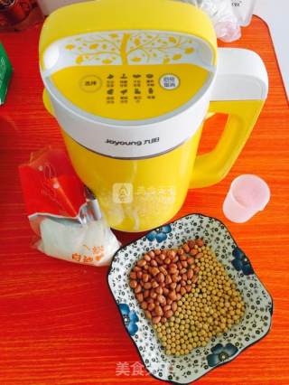 花生豆浆的做法步骤：1