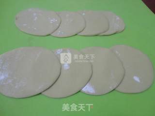 火爆网络的玫瑰花饺子的做法步骤：2