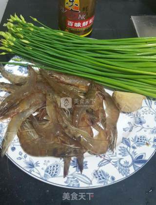 韭菜苔炒虾仁的做法步骤：1