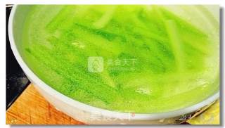 西芹金针菇的做法步骤：4