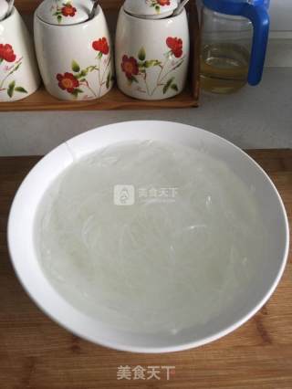 蒜蓉粉丝娃娃菜的做法步骤：1
