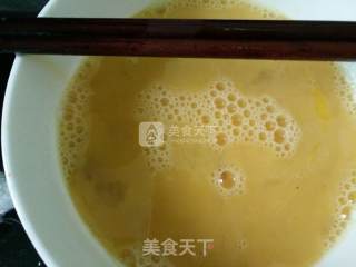 秋葵炒虾仁鸡蛋的做法步骤：4