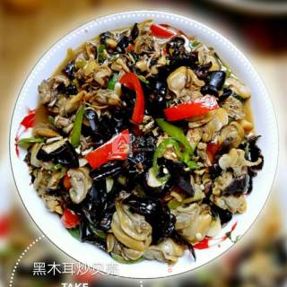 黑木耳炒贝壳的做法步骤：6
