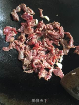 榨菜粒辣炒牛肉的做法步骤：4