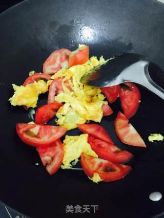 西红柿鸡蛋面的做法步骤：4