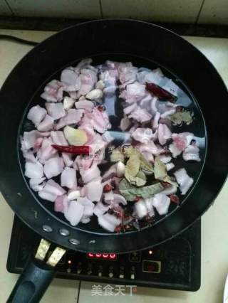 东北酸菜汆白肉的做法步骤：5