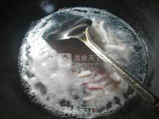 鱿鱼炒圆白菜的做法步骤：3