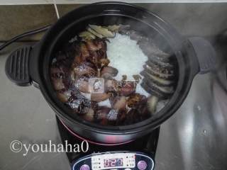腊肉煲仔饭的做法步骤：5
