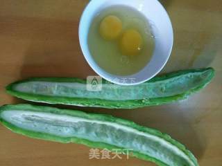 苦瓜炒蛋的做法步骤：1