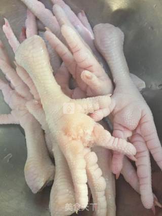 泡椒凤爪的做法步骤：1