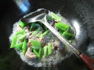 尖椒炒鸡块的做法步骤：5