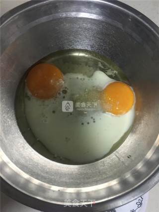 红丝绒夹心蛋糕的做法步骤：3