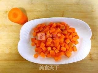 青豆炒腊肉的做法步骤：1