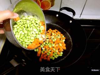 青豆炒腊肉的做法步骤：4