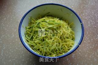 南瓜丝肉饼的做法步骤：2