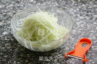 柠香西瓜皮丝儿的做法步骤：2