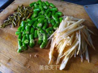 【仔姜鲜锅兔】的做法步骤：7